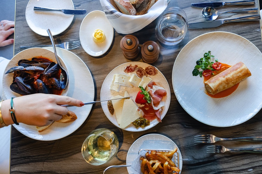 Celebrity Cruises, Celebrity Beyond, Le Grand Bistro 4 ©CEL.jpg